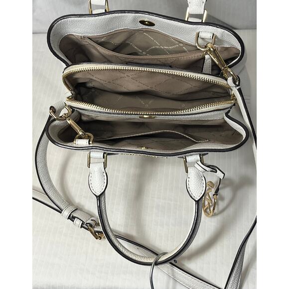 Michael Kors White Shoulder Bag - Picture 4 of 5